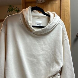 Aerie Cream Sweatshirt scrunches on side